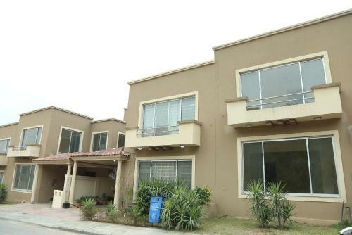 Hostal Butterfly Guest House Phase 7 Bahria Town