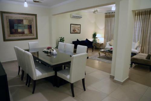 Hostal Butterfly Guest House Phase 7 Bahria Town