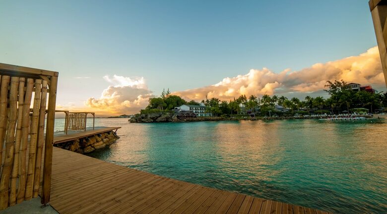 La Creole Beach Hotel & Spa