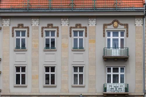 Angel House Apartments
