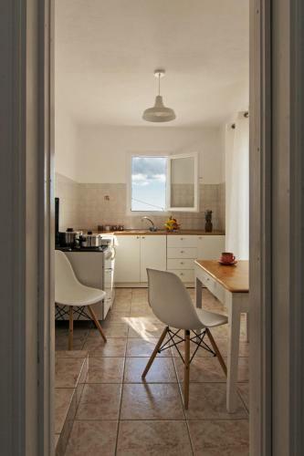 Perigiali Rooms & Apartments Folegandros