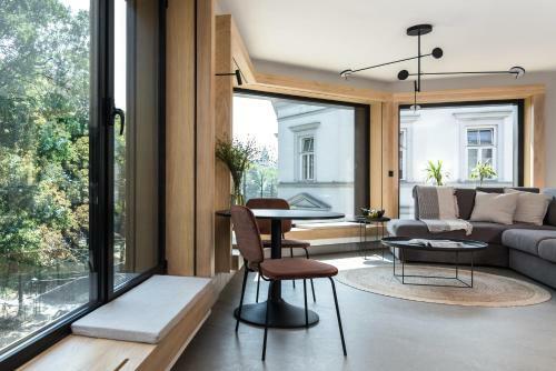 Academia Apartments
