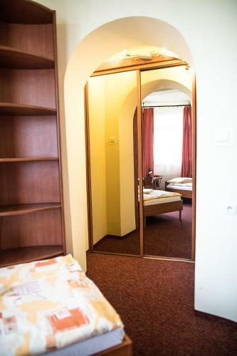 ?aczek Hotele Studenckie