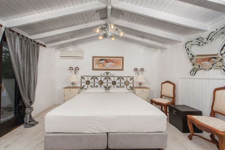 Leandros Hotel