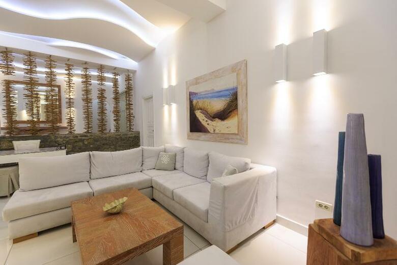 Petinos Hotel