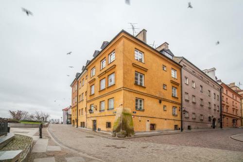 Empire Apartment