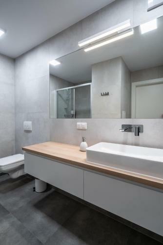 Q19 Apartments