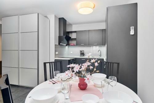 Apartments Wroc?aw ?wistackiego By Renters