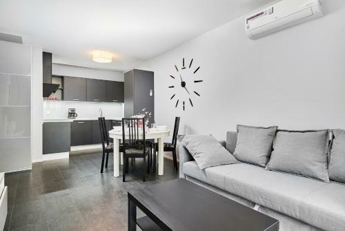 Apartments Wroc?aw ?wistackiego By Renters