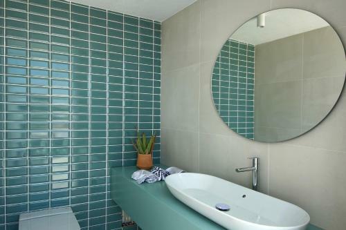 New! Villa Ocean Marina, Heatable Pool!