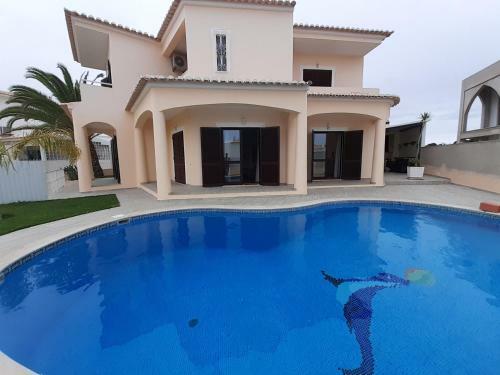 Gal� Great Villa With Pool