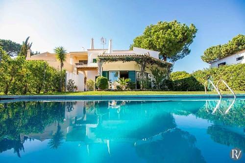 Villa In Cavacos Sleeps 10 With Pool Air Con And Wifi