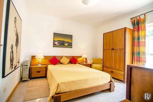 Villa In Cavacos Sleeps 10 With Pool Air Con And Wifi