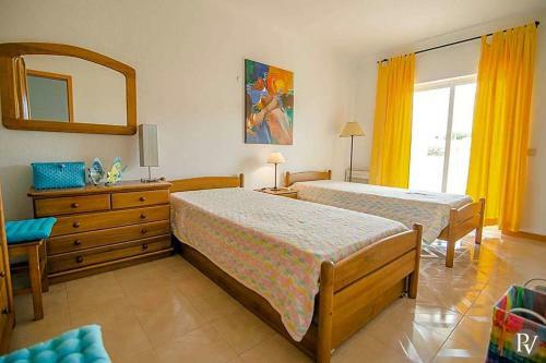 Villa In Cavacos Sleeps 10 With Pool Air Con And Wifi