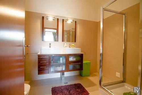 Villa In Cavacos Sleeps 10 With Pool Air Con And Wifi