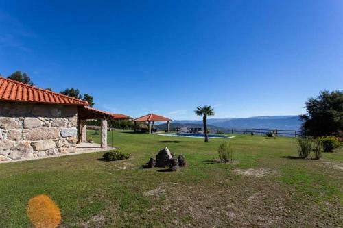 Luxury Spacious Farmhouse With Great Land Viewa