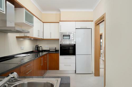 2 Bed Apartment In Cabanas, Swimming Pool