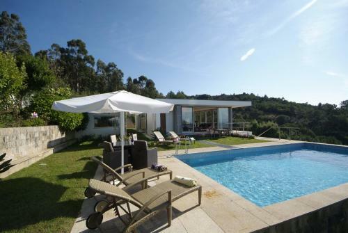 Cristelo Villa Sleeps 8 With Pool Air Con And Wifi