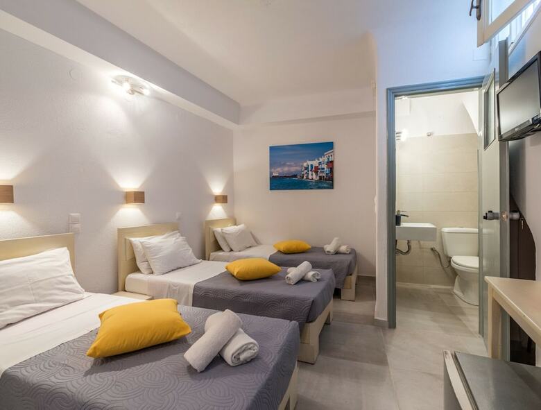 Hostal Orpheas Rooms