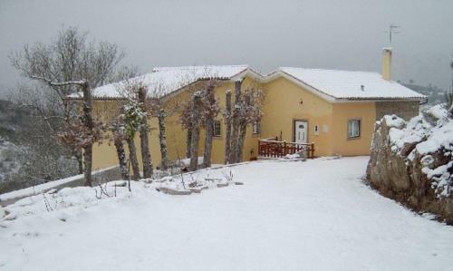 Casa Com Piscina E Vista de Serra, Guarda By Iziboo Kings