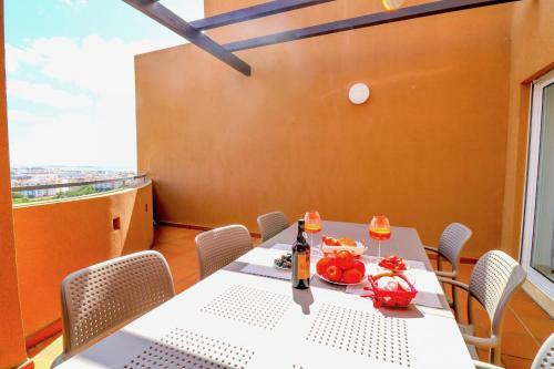 Pool And Sea View Apartment