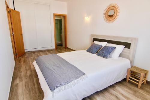 Lovelystay - Luminous 3bdr Apartment In Lagoa