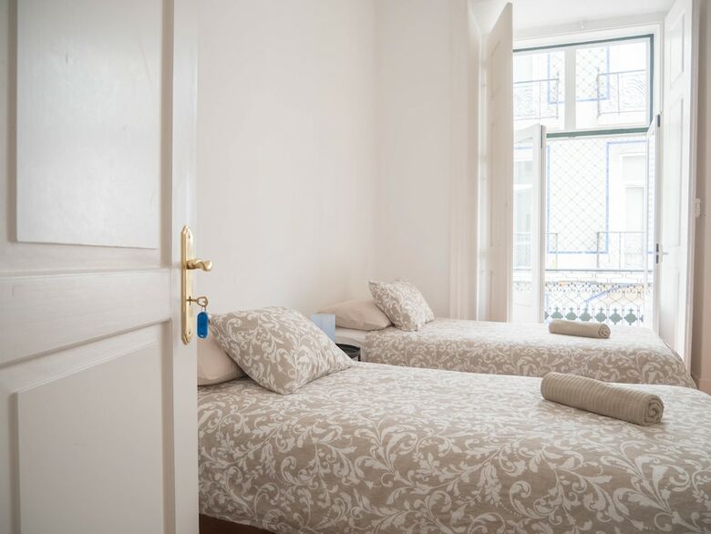 Hostal No Limit Alfama Guesthouse