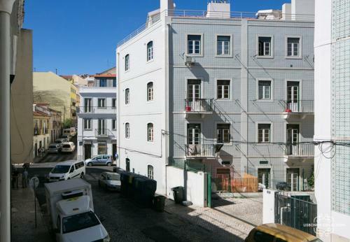 Modern And Comfort Apartment 25 By Lisbonne Collection