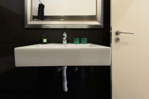 Beautiful Apartment In Bairro Alto - Quite
