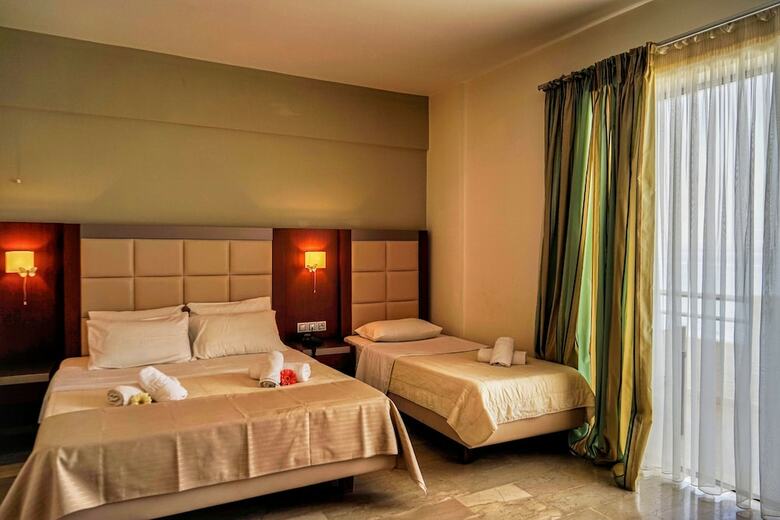 Kokoni Beach Hotel