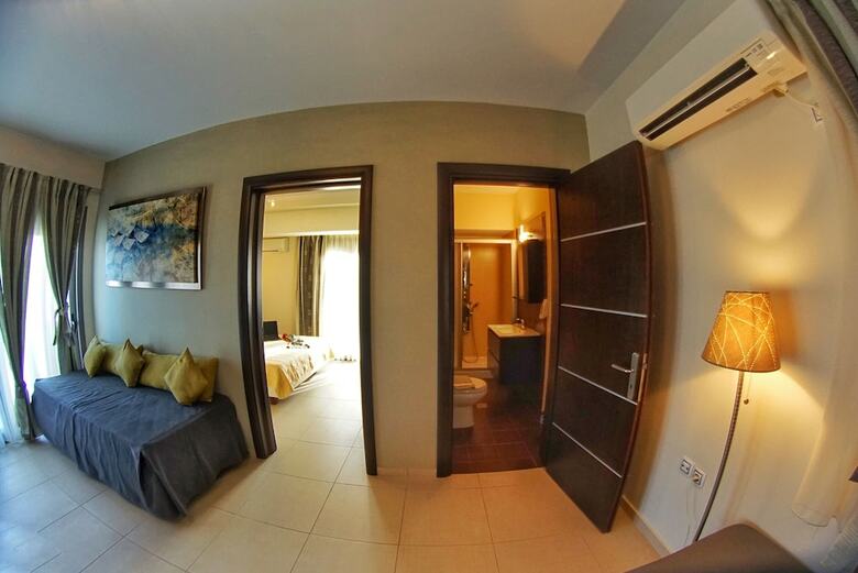 Kokoni Beach Hotel