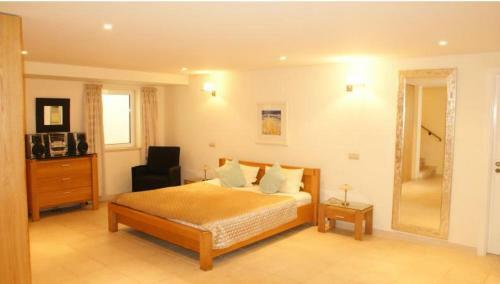 Vale Do Lobo Villa Sleeps 8 Pool Air Con T480230