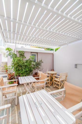 Hostal Flora