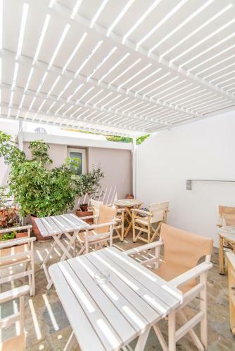 Hostal Flora