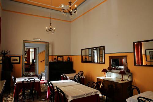 Tinion Hotel