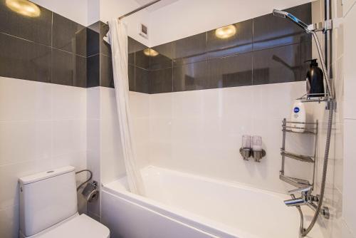 Apartamento 2-room Penthouse Plaza Residence P1