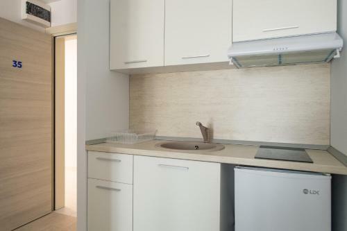 Zip Apartments