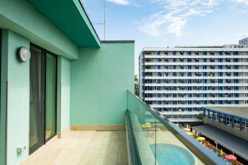 Zip Apartments