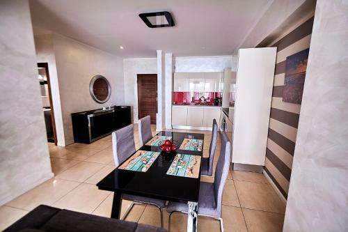 Apartamento Zenia Tudor's Residence