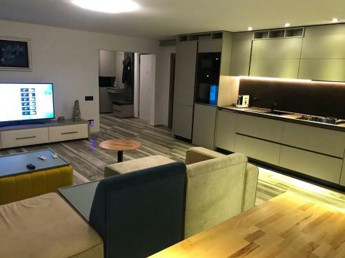 Three-bedroom Luxury Apartment Marina