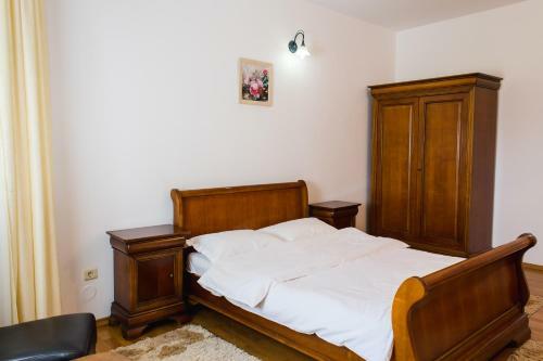 Hostal Pensiunea Roua