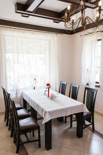 Hostal Pensiunea Roua