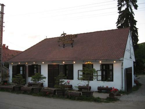 Posada Cserekert, Alszegi Porta