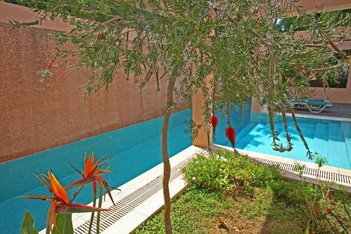 Villa Unlimited Blue