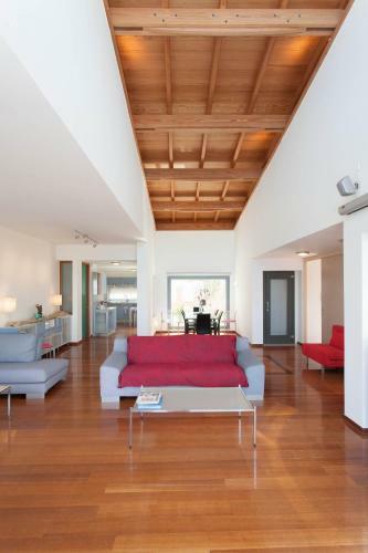 Villa Unlimited Blue