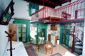 Hostal Ifigenia Luxury Suites