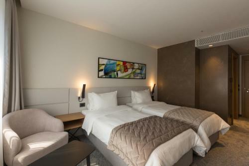 Hotel Mona Plaza