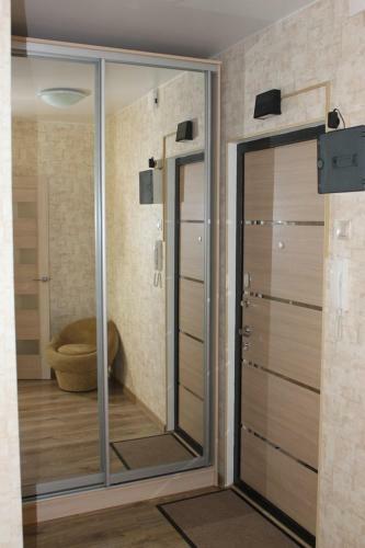 Apartment Tikhomirova 1