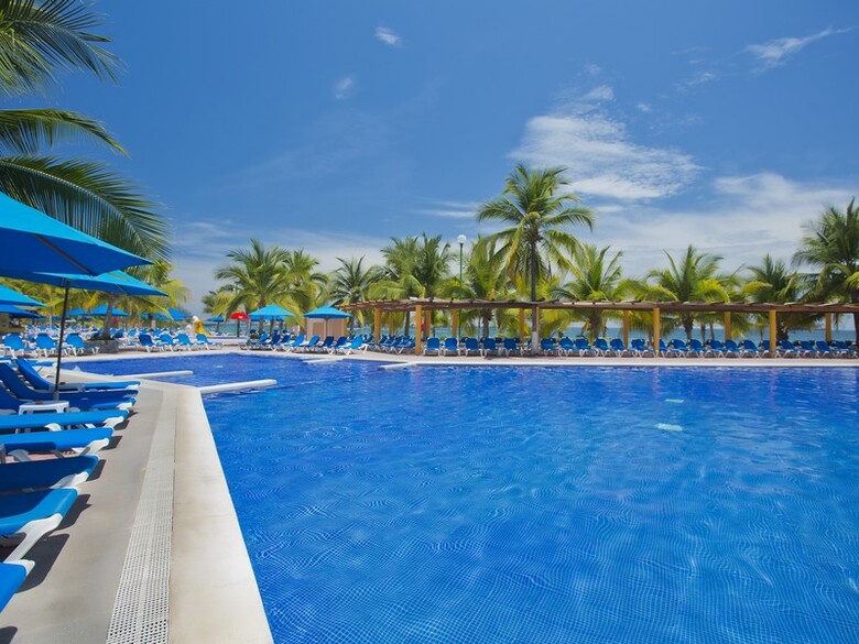 Hotel Barcel� Ixtapa