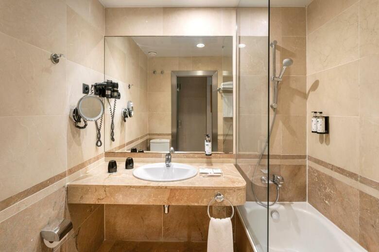 Hotel Catalonia Excelsior